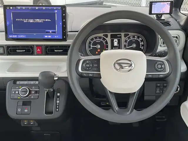 ダイハツ ムーヴ キャンバス ストライプス G ターボ 香川県 2023(令5)年 0.1万km シャイニングホワイトパール/サンドベージュメタリック 登録時走行距離1036km/純正10型ナビ【NMZN-Z73DS】/（HDMI/フルセグTV/Bluetooth/DVD/MSV/USB）/バックカメラ/純正ドライブレコーダー（ナビ連動）/レーダー探知機/両側電動スライドドア（ウェルカムオープン機能）/衝突軽減ブレーキ/レーンキープアシスト/コーナーセンサー/アダプティブクルーズコントロール/電動パーキングブレーキ/オートブレーキホールド/ステアリングスイッチ/白革調シートカバー/前席シートヒーター/ホッとカップホルダー（保温機能）/オートライト/LEDヘッドライト/LEDフォグライト/ETC/純正フロアマット/純正ドアバイザー/オート開閉機能付電動格納ミラー/ISOFIX/スマートキー/プッシュスタート