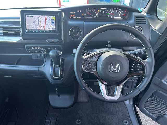 ホンダ Ｎ ＢＯＸ カスタム G EX ターボ ホンダセンシング 広島県 2019(平31)年 6.4万km クリスタルブラックパール 禁煙/ターボ/ホンダセンシング/・衝突軽減ブレーキ〈CMBS〉/・誤発進抑制機能/・後方誤発進抑制機能/・歩行者事故低減ステアリング/・路外逸脱抑制機能/・ACC〈アダプティブ・クルーズ・コントロール〉/・LKAS〈車線維持支援システム〉/・オートハイビーム/・先行車発進お知らせ機能/・標識認識機能/社外ナビ（MDV-M705）/・フルセグ/CD/DVD/Bluetooth/MSV/SD/バックカメラ/両側パワースライドドア/革巻きステアリング/パドルシフト/オートライト/ステアリングスイッチ/オートリトラミラー/ハーフレザーシート/アレルクリーンプラスシート/LEDヘッドライト/フォグランプ/前方ドライブレコーダー（DRV-N530）/スマートキー/プッシュスタート/スペアキー/ドアバイザー/純正15インチアルミホイール/W+サイド+カーテンエアバック