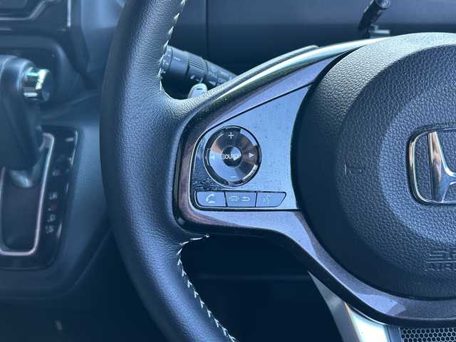 ホンダ Ｎ ＢＯＸ カスタム G EX ターボ ホンダセンシング 広島県 2019(平31)年 6.4万km クリスタルブラックパール 禁煙/ターボ/ホンダセンシング/・衝突軽減ブレーキ〈CMBS〉/・誤発進抑制機能/・後方誤発進抑制機能/・歩行者事故低減ステアリング/・路外逸脱抑制機能/・ACC〈アダプティブ・クルーズ・コントロール〉/・LKAS〈車線維持支援システム〉/・オートハイビーム/・先行車発進お知らせ機能/・標識認識機能/社外ナビ（MDV-M705）/・フルセグ/CD/DVD/Bluetooth/MSV/SD/バックカメラ/両側パワースライドドア/革巻きステアリング/パドルシフト/オートライト/ステアリングスイッチ/オートリトラミラー/ハーフレザーシート/アレルクリーンプラスシート/LEDヘッドライト/フォグランプ/前方ドライブレコーダー（DRV-N530）/スマートキー/プッシュスタート/スペアキー/ドアバイザー/純正15インチアルミホイール/W+サイド+カーテンエアバック