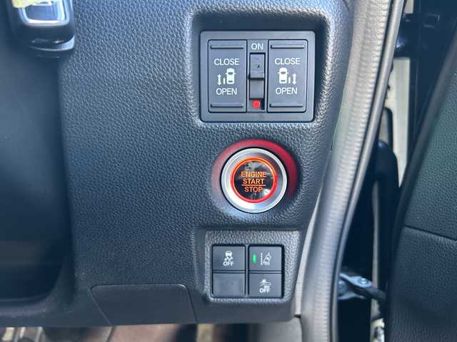 ホンダ Ｎ ＢＯＸ カスタム G EX ターボ ホンダセンシング 広島県 2019(平31)年 6.4万km クリスタルブラックパール 禁煙/ターボ/ホンダセンシング/・衝突軽減ブレーキ〈CMBS〉/・誤発進抑制機能/・後方誤発進抑制機能/・歩行者事故低減ステアリング/・路外逸脱抑制機能/・ACC〈アダプティブ・クルーズ・コントロール〉/・LKAS〈車線維持支援システム〉/・オートハイビーム/・先行車発進お知らせ機能/・標識認識機能/社外ナビ（MDV-M705）/・フルセグ/CD/DVD/Bluetooth/MSV/SD/バックカメラ/両側パワースライドドア/革巻きステアリング/パドルシフト/オートライト/ステアリングスイッチ/オートリトラミラー/ハーフレザーシート/アレルクリーンプラスシート/LEDヘッドライト/フォグランプ/前方ドライブレコーダー（DRV-N530）/スマートキー/プッシュスタート/スペアキー/ドアバイザー/純正15インチアルミホイール/W+サイド+カーテンエアバック