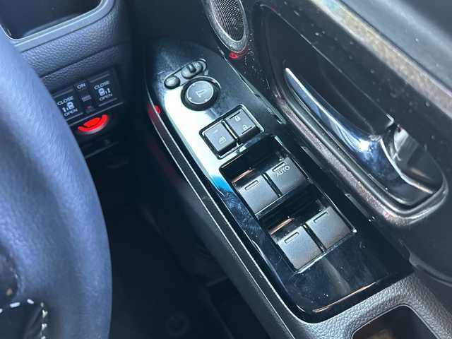 ホンダ Ｎ ＢＯＸ カスタム G EX ターボ ホンダセンシング 広島県 2019(平31)年 6.4万km クリスタルブラックパール 禁煙/ターボ/ホンダセンシング/・衝突軽減ブレーキ〈CMBS〉/・誤発進抑制機能/・後方誤発進抑制機能/・歩行者事故低減ステアリング/・路外逸脱抑制機能/・ACC〈アダプティブ・クルーズ・コントロール〉/・LKAS〈車線維持支援システム〉/・オートハイビーム/・先行車発進お知らせ機能/・標識認識機能/社外ナビ（MDV-M705）/・フルセグ/CD/DVD/Bluetooth/MSV/SD/バックカメラ/両側パワースライドドア/革巻きステアリング/パドルシフト/オートライト/ステアリングスイッチ/オートリトラミラー/ハーフレザーシート/アレルクリーンプラスシート/LEDヘッドライト/フォグランプ/前方ドライブレコーダー（DRV-N530）/スマートキー/プッシュスタート/スペアキー/ドアバイザー/純正15インチアルミホイール/W+サイド+カーテンエアバック