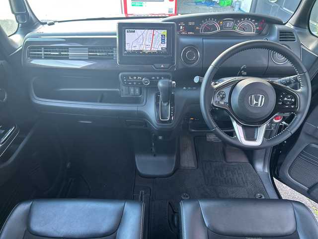 ホンダ Ｎ ＢＯＸ カスタム G EX ターボ ホンダセンシング 広島県 2019(平31)年 6.4万km クリスタルブラックパール 禁煙/ターボ/ホンダセンシング/・衝突軽減ブレーキ〈CMBS〉/・誤発進抑制機能/・後方誤発進抑制機能/・歩行者事故低減ステアリング/・路外逸脱抑制機能/・ACC〈アダプティブ・クルーズ・コントロール〉/・LKAS〈車線維持支援システム〉/・オートハイビーム/・先行車発進お知らせ機能/・標識認識機能/社外ナビ（MDV-M705）/・フルセグ/CD/DVD/Bluetooth/MSV/SD/バックカメラ/両側パワースライドドア/革巻きステアリング/パドルシフト/オートライト/ステアリングスイッチ/オートリトラミラー/ハーフレザーシート/アレルクリーンプラスシート/LEDヘッドライト/フォグランプ/前方ドライブレコーダー（DRV-N530）/スマートキー/プッシュスタート/スペアキー/ドアバイザー/純正15インチアルミホイール/W+サイド+カーテンエアバック