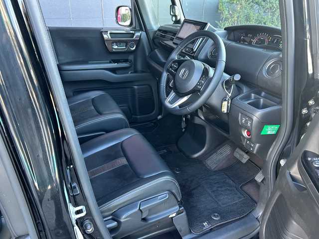 ホンダ Ｎ ＢＯＸ カスタム G EX ターボ ホンダセンシング 広島県 2019(平31)年 6.4万km クリスタルブラックパール 禁煙/ターボ/ホンダセンシング/・衝突軽減ブレーキ〈CMBS〉/・誤発進抑制機能/・後方誤発進抑制機能/・歩行者事故低減ステアリング/・路外逸脱抑制機能/・ACC〈アダプティブ・クルーズ・コントロール〉/・LKAS〈車線維持支援システム〉/・オートハイビーム/・先行車発進お知らせ機能/・標識認識機能/社外ナビ（MDV-M705）/・フルセグ/CD/DVD/Bluetooth/MSV/SD/バックカメラ/両側パワースライドドア/革巻きステアリング/パドルシフト/オートライト/ステアリングスイッチ/オートリトラミラー/ハーフレザーシート/アレルクリーンプラスシート/LEDヘッドライト/フォグランプ/前方ドライブレコーダー（DRV-N530）/スマートキー/プッシュスタート/スペアキー/ドアバイザー/純正15インチアルミホイール/W+サイド+カーテンエアバック