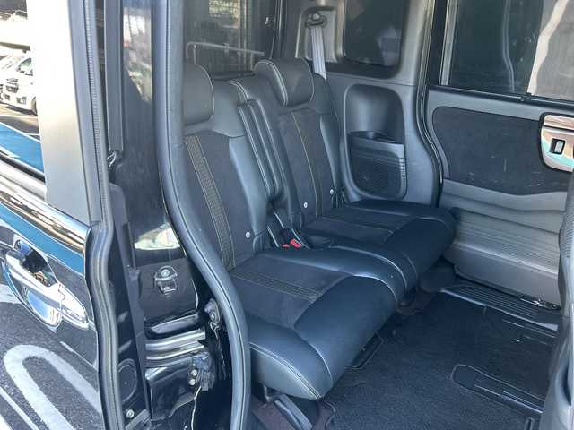 ホンダ Ｎ ＢＯＸ カスタム G EX ターボ ホンダセンシング 広島県 2019(平31)年 6.4万km クリスタルブラックパール 禁煙/ターボ/ホンダセンシング/・衝突軽減ブレーキ〈CMBS〉/・誤発進抑制機能/・後方誤発進抑制機能/・歩行者事故低減ステアリング/・路外逸脱抑制機能/・ACC〈アダプティブ・クルーズ・コントロール〉/・LKAS〈車線維持支援システム〉/・オートハイビーム/・先行車発進お知らせ機能/・標識認識機能/社外ナビ（MDV-M705）/・フルセグ/CD/DVD/Bluetooth/MSV/SD/バックカメラ/両側パワースライドドア/革巻きステアリング/パドルシフト/オートライト/ステアリングスイッチ/オートリトラミラー/ハーフレザーシート/アレルクリーンプラスシート/LEDヘッドライト/フォグランプ/前方ドライブレコーダー（DRV-N530）/スマートキー/プッシュスタート/スペアキー/ドアバイザー/純正15インチアルミホイール/W+サイド+カーテンエアバック