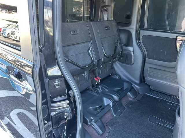 ホンダ Ｎ ＢＯＸ カスタム G EX ターボ ホンダセンシング 広島県 2019(平31)年 6.4万km クリスタルブラックパール 禁煙/ターボ/ホンダセンシング/・衝突軽減ブレーキ〈CMBS〉/・誤発進抑制機能/・後方誤発進抑制機能/・歩行者事故低減ステアリング/・路外逸脱抑制機能/・ACC〈アダプティブ・クルーズ・コントロール〉/・LKAS〈車線維持支援システム〉/・オートハイビーム/・先行車発進お知らせ機能/・標識認識機能/社外ナビ（MDV-M705）/・フルセグ/CD/DVD/Bluetooth/MSV/SD/バックカメラ/両側パワースライドドア/革巻きステアリング/パドルシフト/オートライト/ステアリングスイッチ/オートリトラミラー/ハーフレザーシート/アレルクリーンプラスシート/LEDヘッドライト/フォグランプ/前方ドライブレコーダー（DRV-N530）/スマートキー/プッシュスタート/スペアキー/ドアバイザー/純正15インチアルミホイール/W+サイド+カーテンエアバック