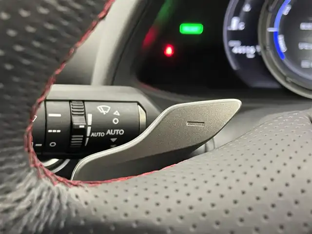 レクサス ＵＸ 250h Fスポーツ 埼玉県 2019(令1)年 4.5万km ホワイトノーヴァガラスフレーク ＴＲＤエアロ　サンルーフ　メーカナビ　パノラミックビューモニター　ＢＳＭ　ＥＴＣ２．０　ドラレコ　赤レザー　レーダークルーズ　シートヒーター　ステアリングヒーター　メモリシート　ＡＣ１００Ｖ　ＬＥＤ