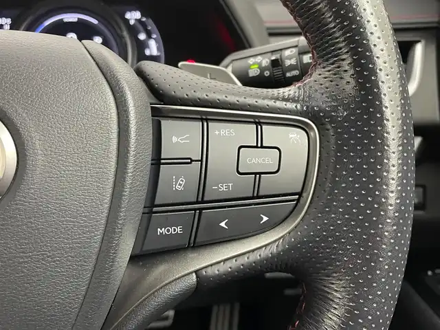 レクサス ＵＸ 250h Fスポーツ 埼玉県 2019(令1)年 4.5万km ホワイトノーヴァガラスフレーク ＴＲＤエアロ　サンルーフ　メーカナビ　パノラミックビューモニター　ＢＳＭ　ＥＴＣ２．０　ドラレコ　赤レザー　レーダークルーズ　シートヒーター　ステアリングヒーター　メモリシート　ＡＣ１００Ｖ　ＬＥＤ