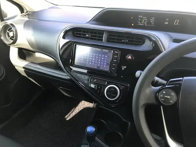 トヨタ アクア S 栃木県 2019(令1)年 14.3万km シルバーM 株)IDOMが運営する【じしゃロン小山店】の自社ローン専用車両になります。こちらは現金またはオートローンご利用時の価格です。自社ローンご希望の方は別途その旨お申付け下さい//禁煙車/ワンオーナー/純正フルセグナビ/（CD/AM/FMラジオ）/（Bluetooth)/ＥＴＣ/ステアリングスイッチ/マルチインフォメーションディスプレイ/ドライブレコーダー/電動格納ドアミラー/パワーウインドウ