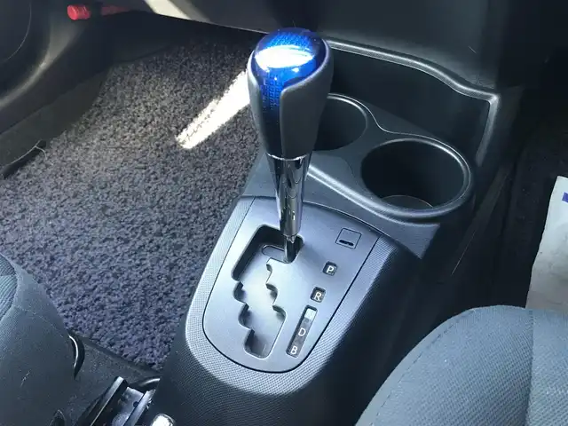 トヨタ アクア S 栃木県 2019(令1)年 14.3万km シルバーM 株)IDOMが運営する【じしゃロン小山店】の自社ローン専用車両になります。こちらは現金またはオートローンご利用時の価格です。自社ローンご希望の方は別途その旨お申付け下さい//禁煙車/ワンオーナー/純正フルセグナビ/（CD/AM/FMラジオ）/（Bluetooth)/ＥＴＣ/ステアリングスイッチ/マルチインフォメーションディスプレイ/ドライブレコーダー/電動格納ドアミラー/パワーウインドウ