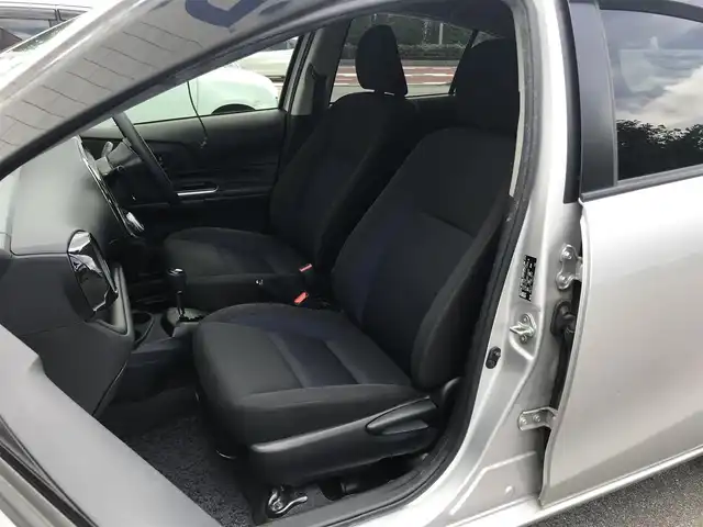 トヨタ アクア S 栃木県 2019(令1)年 14.3万km シルバーM 株)IDOMが運営する【じしゃロン小山店】の自社ローン専用車両になります。こちらは現金またはオートローンご利用時の価格です。自社ローンご希望の方は別途その旨お申付け下さい//禁煙車/ワンオーナー/純正フルセグナビ/（CD/AM/FMラジオ）/（Bluetooth)/ＥＴＣ/ステアリングスイッチ/マルチインフォメーションディスプレイ/ドライブレコーダー/電動格納ドアミラー/パワーウインドウ