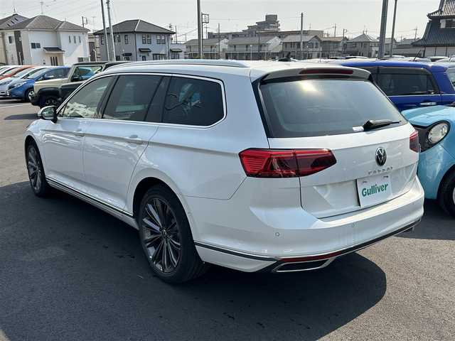 フォルクスワーゲン ＶＷ パサート TDI エレガンス アドバンス 栃木県 2022(令4)年 2.6万km オリックスホワイトパールエフェクト 純正HDDナビ/レーダークルーズコントロール/エマージェンシーブレーキ/プリクラッシュセーフティー/レーンキープアシスト/パーキングアシスト/電動パーキング/レザーシート/シートヒーター/エアーシート/革巻きステアリング/ステアリングスイッチ/アラウンドビューモニター/前後ドライブレコーダー/パワーバックドア/LEDヘッドライト/オートライト/前後フォグランプ/電動格納ミラー/取扱説明書