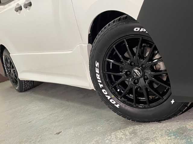 トヨタ ヴォクシー ZS 煌Ⅱ 福島県 2016(平28)年 4.4万km ホワイトパールクリスタルシャイン AIS検査済み/【2502040657】/アルパインSDナビ/フルセグ/バックカメラ/ステアリングリモコン/クルーズコントロール/両側パワスラ/フリップダウンモニター/ローダウンキット（社外）/前後ドラレコ/リアサンシェード/HKSマフラー（社外）/ツィーター/純正フロアマット/スマートキー/プッシュスタート/アイドリングストップ/プリクラッシュ/AHB/LEDヘッドライト/MIDホイール SQ27（社外）/TOYOオープンカントリーA/T　EX（社外）/TOYOTAエンブレム/ボンネットフードモール（社外）/社外パーツ取付有