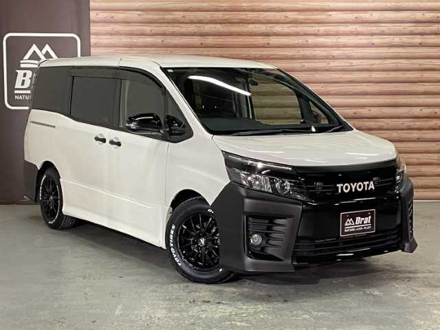 トヨタ ヴォクシー ZS 煌Ⅱ 福島県 2016(平28)年 4.4万km ホワイトパールクリスタルシャイン AIS検査済み/【2502040657】/アルパインSDナビ/フルセグ/バックカメラ/ステアリングリモコン/クルーズコントロール/両側パワスラ/フリップダウンモニター/ローダウンキット（社外）/前後ドラレコ/リアサンシェード/HKSマフラー（社外）/ツィーター/純正フロアマット/スマートキー/プッシュスタート/アイドリングストップ/プリクラッシュ/AHB/LEDヘッドライト/MIDホイール SQ27（社外）/TOYOオープンカントリーA/T　EX（社外）/TOYOTAエンブレム/ボンネットフードモール（社外）/社外パーツ取付有