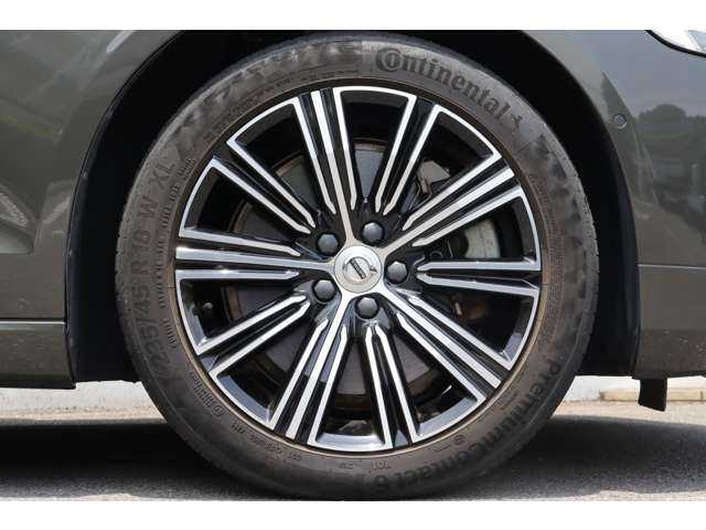 ボルボ Ｖ６０ T6 ツインEG AWD インスクリプション 大分県 2020(令2)年 2.8万km グレーＭ PHEV/保証書/取扱説明書/harman kardonスピーカー/ヘッドアップディスプレイ/City Safety/レーダークルーズコントロール/ステアリングアシスト付BLIS/レーンキープアシスト/純正ナビ/AppleCarPlay/AndroidAuto/フルセグTV/USB/BT/FM/Spotify/前席パワーシート/前席シートヒーター/エアシート/アラウンドビューカメラ/LEDヘッドライト/アクティブベンディングライト/フルアクティブハイビーム/前後ドライブレコーダー/ＥＴＣ/スマートキー/スペアキーx1
