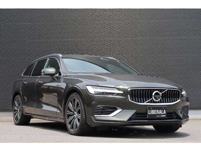 ボルボ Ｖ６０ T6 ツインEG AWD インスクリプション 大分県 2020(令2)年 2.8万km グレーＭ PHEV/保証書/取扱説明書/harman kardonスピーカー/ヘッドアップディスプレイ/City Safety/レーダークルーズコントロール/ステアリングアシスト付BLIS/レーンキープアシスト/純正ナビ/AppleCarPlay/AndroidAuto/フルセグTV/USB/BT/FM/Spotify/前席パワーシート/前席シートヒーター/エアシート/アラウンドビューカメラ/LEDヘッドライト/アクティブベンディングライト/フルアクティブハイビーム/前後ドライブレコーダー/ＥＴＣ/スマートキー/スペアキーx1
