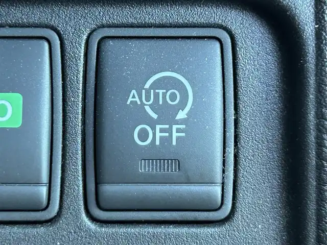 日産 セレナ ハイウェイスター Vセレクション 静岡県 2017(平29)年 6.9万km ダイヤモンドブラック エマージェンシーブレーキ/セーフティパック/純正ＳＤナビ/フルセグＴＶ/後席モニター/全周囲/ＥＴＣ/両側電動スライドドア/パーキングアシスト/プッシュスタート/コーナーセンサー/クルーズコントロール