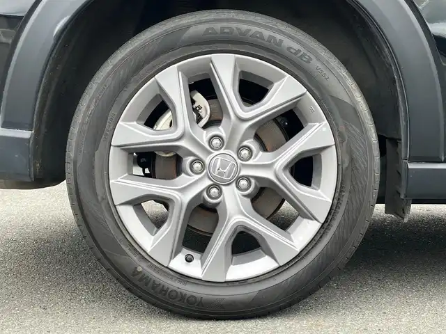 ホンダ ＺＲ－Ｖ ハイブリッド e:HEV X 静岡県 2023(令5)年 2.7万km クリスタルブラックパール エンジンスタートボタン/スマートキー/ワンオーナー/パワーステアリング/パワーウィンドウ/MTモード付AT/アイドリングストップ/オートエアコン/クルーズコントロール/全方位カメラ/ETC2.0/USB入力端子/純正ナビ（BT.フルセグ）/ドライブレコーダー前後/電動リアゲート/純正フロアマット/純正アルミホイール/ABS/横滑り防止装置/コーナーセンサー前後/レーンキープアシスト/オートライト/オートマチックハイビーム/ダウンヒルアシストコントロール/LEDヘッドライト/Wプラスサイドエアバック/カーテンエアバック/Honda SENSING/ブラインドスポットインフォメーション/後退出庫サポート/マルチビューカメラシステム/Honda CONNECTディスプレー＋ETC2.0車載器＋ワイヤレス充電器/パワーテールゲート(予約クローズ機能付)