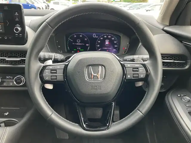 ホンダ ＺＲ－Ｖ ハイブリッド e:HEV X 静岡県 2023(令5)年 2.7万km クリスタルブラックパール エンジンスタートボタン/スマートキー/ワンオーナー/パワーステアリング/パワーウィンドウ/MTモード付AT/アイドリングストップ/オートエアコン/クルーズコントロール/全方位カメラ/ETC2.0/USB入力端子/純正ナビ（BT.フルセグ）/ドライブレコーダー前後/電動リアゲート/純正フロアマット/純正アルミホイール/ABS/横滑り防止装置/コーナーセンサー前後/レーンキープアシスト/オートライト/オートマチックハイビーム/ダウンヒルアシストコントロール/LEDヘッドライト/Wプラスサイドエアバック/カーテンエアバック/Honda SENSING/ブラインドスポットインフォメーション/後退出庫サポート/マルチビューカメラシステム/Honda CONNECTディスプレー＋ETC2.0車載器＋ワイヤレス充電器/パワーテールゲート(予約クローズ機能付)
