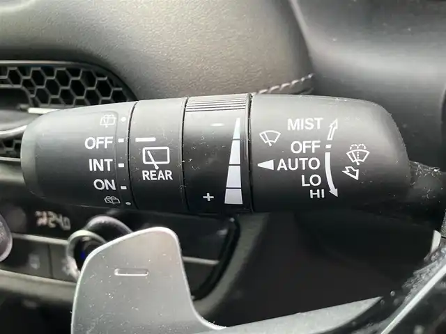 ホンダ ＺＲ－Ｖ ハイブリッド e:HEV X 静岡県 2023(令5)年 2.7万km クリスタルブラックパール エンジンスタートボタン/スマートキー/ワンオーナー/パワーステアリング/パワーウィンドウ/MTモード付AT/アイドリングストップ/オートエアコン/クルーズコントロール/全方位カメラ/ETC2.0/USB入力端子/純正ナビ（BT.フルセグ）/ドライブレコーダー前後/電動リアゲート/純正フロアマット/純正アルミホイール/ABS/横滑り防止装置/コーナーセンサー前後/レーンキープアシスト/オートライト/オートマチックハイビーム/ダウンヒルアシストコントロール/LEDヘッドライト/Wプラスサイドエアバック/カーテンエアバック/Honda SENSING/ブラインドスポットインフォメーション/後退出庫サポート/マルチビューカメラシステム/Honda CONNECTディスプレー＋ETC2.0車載器＋ワイヤレス充電器/パワーテールゲート(予約クローズ機能付)