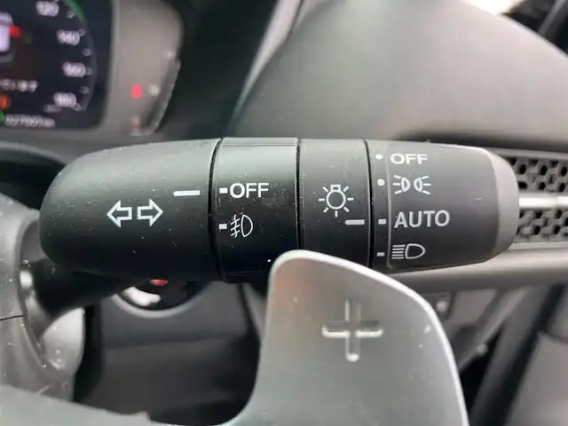 ホンダ ＺＲ－Ｖ ハイブリッド e:HEV X 静岡県 2023(令5)年 2.7万km クリスタルブラックパール エンジンスタートボタン/スマートキー/ワンオーナー/パワーステアリング/パワーウィンドウ/MTモード付AT/アイドリングストップ/オートエアコン/クルーズコントロール/全方位カメラ/ETC2.0/USB入力端子/純正ナビ（BT.フルセグ）/ドライブレコーダー前後/電動リアゲート/純正フロアマット/純正アルミホイール/ABS/横滑り防止装置/コーナーセンサー前後/レーンキープアシスト/オートライト/オートマチックハイビーム/ダウンヒルアシストコントロール/LEDヘッドライト/Wプラスサイドエアバック/カーテンエアバック/Honda SENSING/ブラインドスポットインフォメーション/後退出庫サポート/マルチビューカメラシステム/Honda CONNECTディスプレー＋ETC2.0車載器＋ワイヤレス充電器/パワーテールゲート(予約クローズ機能付)