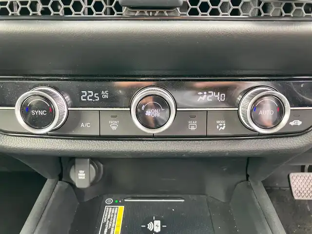ホンダ ＺＲ－Ｖ ハイブリッド e:HEV X 静岡県 2023(令5)年 2.7万km クリスタルブラックパール エンジンスタートボタン/スマートキー/ワンオーナー/パワーステアリング/パワーウィンドウ/MTモード付AT/アイドリングストップ/オートエアコン/クルーズコントロール/全方位カメラ/ETC2.0/USB入力端子/純正ナビ（BT.フルセグ）/ドライブレコーダー前後/電動リアゲート/純正フロアマット/純正アルミホイール/ABS/横滑り防止装置/コーナーセンサー前後/レーンキープアシスト/オートライト/オートマチックハイビーム/ダウンヒルアシストコントロール/LEDヘッドライト/Wプラスサイドエアバック/カーテンエアバック/Honda SENSING/ブラインドスポットインフォメーション/後退出庫サポート/マルチビューカメラシステム/Honda CONNECTディスプレー＋ETC2.0車載器＋ワイヤレス充電器/パワーテールゲート(予約クローズ機能付)