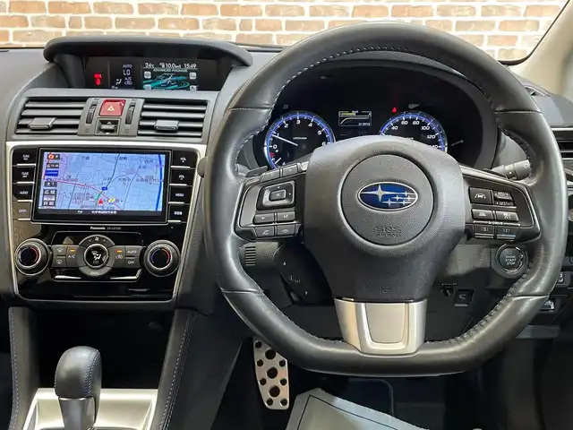 スバル レヴォーグ 1．6GT－S アイサイト 岩手県 2015(平27)年 1.7万km ピュアレッド ワンオーナー/４WD/ターボ/本革シート/STIスポイラー/STIフレキシブルタワーバー/ビルシュタインダンパー/SYMSレーシングマフラー/Blitzスロットコントローラー/パドルシフト/前席パワーシート（運転席メモリ機能付き）/前席シートヒーター/アイサイトVer.3/アドバンスドセイフティパッケージ/全車速追従機能付きクルーズコントロール/アクティブレーンキープ/プリクラッシュブレーキ/コーナーセンサー/リヤビークルディテクション/バック・サイドモニター/純正Panasonicナビ/（CD/DVD/フルセグ/SD/USB/AUX/Bluetooth）/ステアリングスイッチ/ETC/ドライブレコーダー/LEDヘッドランプ/フロント・リヤフォグランプ/純正18インチアルミホイール