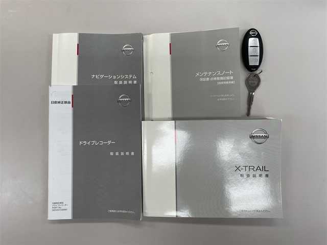 日産 エクストレイル 20Xtt エマージェンシーブレーキ 愛知県 2017(平29)年 5.6万km スチールブルー /ワンオーナー//禁煙車//アラウンドビューモニター//バック/サイド/フロント/全周囲カメラ//純正前方ドライブレコーダー//純正メーカーオプションナビ//フルセグTV/CD/DVD/BT/USB/AUX//ビルトインETC//クルーズコントロール//ソナー//レーンアシスト//横滑り防止装置//衝突軽減ブレーキ//ヒルディセントコントロール//運転支援システム//4WD　MODEスイッチ//ECOスイッチ//マルチインフォメーションディスプレイ//アイドリングストップ//プッシュスタート//オートリトラクタブルウィンカーミラー//電動リアゲート//純正18インチアルミホイール//純正フロアマット//純正ドアバイザー//純正オートLEDヘッドライト//フロントフォグランプ//シートヒーター(D/N)//ドアミラーヒーター//革巻きステアリング//ステアリングスイッチ//イモビライザー//ラゲッジボード//スペアタイヤ//ISOFIX//照明付バニティミラー//防眩ミラー//スマートキー//スペアキー×1//保証書/取扱説明書/ナビ説明書//ディーラー記録簿(H29.30.R5)
