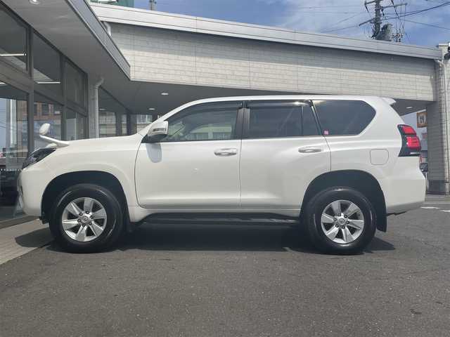トヨタ ランドクルーザー プラド TX Lパッケージ 青森県 2021(令3)年 4.2万km ホワイトパールクリスタルシャイン 7人/サンルーフ/純正ＳＤナビフルセグ（ＮＳＺＴ－Ｙ６８Ｔ）/バックモニター/本革シート/純正17AW/シートヒーター/クリアランスソナー/純正エンスタ/ビルトインＥＴＣ/ＬＥＤヘッドライト/ディーラー記録簿５枚/新車時保証書/取扱説明書