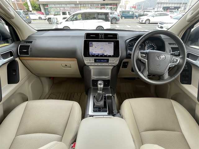 トヨタ ランドクルーザー プラド TX Lパッケージ 青森県 2021(令3)年 4.2万km ホワイトパールクリスタルシャイン 7人/サンルーフ/純正ＳＤナビフルセグ（ＮＳＺＴ－Ｙ６８Ｔ）/バックモニター/本革シート/純正17AW/シートヒーター/クリアランスソナー/純正エンスタ/ビルトインＥＴＣ/ＬＥＤヘッドライト/ディーラー記録簿５枚/新車時保証書/取扱説明書