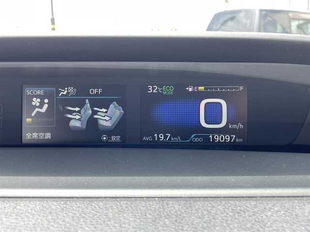 トヨタ プリウス S 茨城県 2020(令2)年 1.9万km ホワイトパールクリスタルシャイン 純正ナビ/【AM・FM・ＣＤ・ＤＶＤ・ＴＶ・ＳＤ・ＢＴ】/サンルーフ/モデリスタエアロ/レーダークルコン/Ｂカメラ/ステリモ/オートライト/オートハイビーム/Fフォグ/LEDライト/純正フロアマット/社外アルミホイール/純正アルミホイール積み込み/横滑り防止装置/レーンキープアシストコントロール/衝突被害軽減システム/プッシュスタート/スマートキー