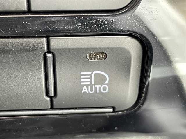 トヨタ プリウス S 茨城県 2020(令2)年 1.9万km ホワイトパールクリスタルシャイン 純正ナビ/【AM・FM・ＣＤ・ＤＶＤ・ＴＶ・ＳＤ・ＢＴ】/サンルーフ/モデリスタエアロ/レーダークルコン/Ｂカメラ/ステリモ/オートライト/オートハイビーム/Fフォグ/LEDライト/純正フロアマット/社外アルミホイール/純正アルミホイール積み込み/横滑り防止装置/レーンキープアシストコントロール/衝突被害軽減システム/プッシュスタート/スマートキー
