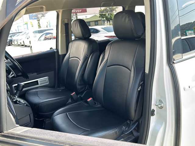 三菱 デリカＤ：５ D－Power package 大阪府 2017(平29)年 7万km ウォームホワイトパール ７人乗り　４ＷＤ　両側パワースライドドア　前席シートヒーター　社外アルミホイール　社外ナビ　バックカメラ　フルセグＴＶ　Ｂｌｕｅｔｏｏｔｈ　ＣＤ／ＤＶＤ　ＥＴＣ　グッドリッチ　パドルシフト　ＨＩＤライト/７人乗り/４ＷＤ/両側パワースライド/ディーゼル車/ターボ/前席シートヒーター/社外アルミホイール/社外ナビ/フルセグＴＶ/Bluetooth/ＣＤ／ＤＶＤ/ＥＴＣ/HIDヘッドライト/オートライト/取扱説明書/保証書