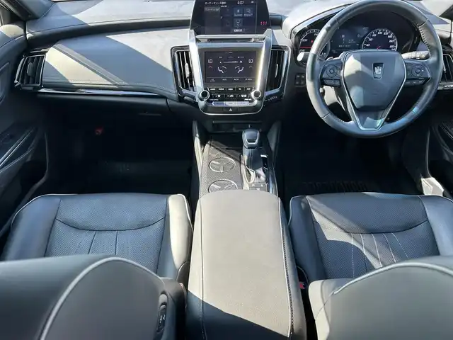 トヨタ クラウン ハイブリッド RS アドバンス 岡山県 2020(令2)年 8.5万km ホワイトパールクリスタルシャイン 登録時走行距離84859km/純正12.3インチナビ/フルセグTV/(AM.FM.CD.DVD.TV.BT)/フルエアロ/アラウンドビューモニター/バックカメラ/ドライブレコーダー/ETC2.0/パーキングアシスト/AC100V/エアシート/シートヒーター/レーダークルーズコントロール/レーンキープアシスト/クリアランスソナー/オートマチックハイビーム/18インチ社外AW/純正フロアマット