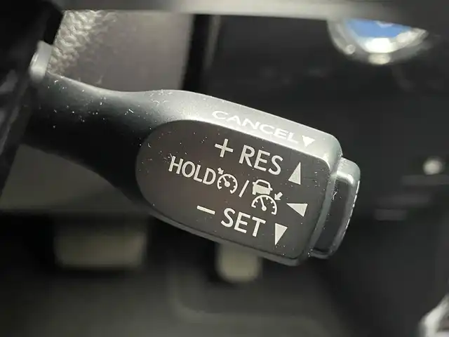 トヨタ プリウス Sツーリングセレクション 群馬県 2019(平31)年 4.9万km ブルーM トヨタセーフティセンス/・衝突軽減ブレーキシステム/・レーンキープアシスト/・レーダークルーズコントロール/・プリクラッシュセーフティ/純正SDナビゲーション/（CD/DVD/SD/BT/フルセグTV）/バックカメラ/ビルトインETC2.0/合皮シート/クリアランスソナー/前席シートヒーター/ステアリングスイッチ/LEDヘッドライト/フォグライト/電格ミラー/純正フロアマット/純正17インチアルミホイール