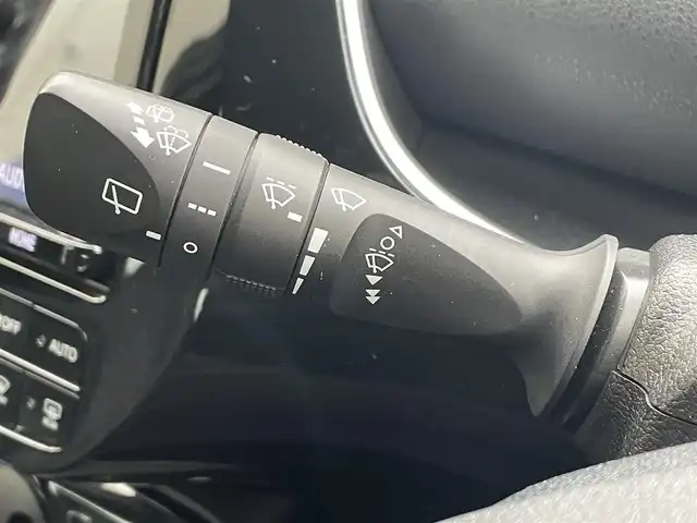 トヨタ プリウス Sツーリングセレクション 群馬県 2019(平31)年 4.9万km ブルーM トヨタセーフティセンス/・衝突軽減ブレーキシステム/・レーンキープアシスト/・レーダークルーズコントロール/・プリクラッシュセーフティ/純正SDナビゲーション/（CD/DVD/SD/BT/フルセグTV）/バックカメラ/ビルトインETC2.0/合皮シート/クリアランスソナー/前席シートヒーター/ステアリングスイッチ/LEDヘッドライト/フォグライト/電格ミラー/純正フロアマット/純正17インチアルミホイール