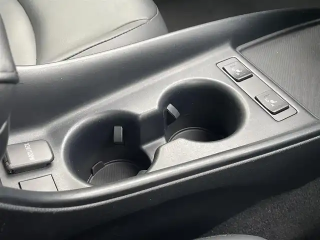 トヨタ プリウス Sツーリングセレクション 群馬県 2019(平31)年 4.9万km ブルーM トヨタセーフティセンス/・衝突軽減ブレーキシステム/・レーンキープアシスト/・レーダークルーズコントロール/・プリクラッシュセーフティ/純正SDナビゲーション/（CD/DVD/SD/BT/フルセグTV）/バックカメラ/ビルトインETC2.0/合皮シート/クリアランスソナー/前席シートヒーター/ステアリングスイッチ/LEDヘッドライト/フォグライト/電格ミラー/純正フロアマット/純正17インチアルミホイール