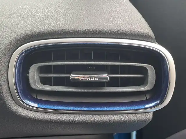 トヨタ プリウス Sツーリングセレクション 群馬県 2019(平31)年 4.9万km ブルーM トヨタセーフティセンス/・衝突軽減ブレーキシステム/・レーンキープアシスト/・レーダークルーズコントロール/・プリクラッシュセーフティ/純正SDナビゲーション/（CD/DVD/SD/BT/フルセグTV）/バックカメラ/ビルトインETC2.0/合皮シート/クリアランスソナー/前席シートヒーター/ステアリングスイッチ/LEDヘッドライト/フォグライト/電格ミラー/純正フロアマット/純正17インチアルミホイール