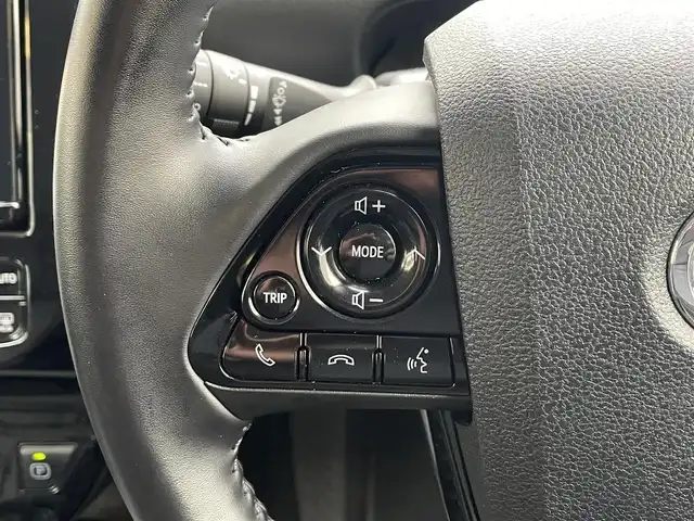 トヨタ プリウス Sツーリングセレクション 群馬県 2019(平31)年 4.9万km ブルーM トヨタセーフティセンス/・衝突軽減ブレーキシステム/・レーンキープアシスト/・レーダークルーズコントロール/・プリクラッシュセーフティ/純正SDナビゲーション/（CD/DVD/SD/BT/フルセグTV）/バックカメラ/ビルトインETC2.0/合皮シート/クリアランスソナー/前席シートヒーター/ステアリングスイッチ/LEDヘッドライト/フォグライト/電格ミラー/純正フロアマット/純正17インチアルミホイール