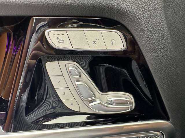 メルセデス・ベンツ ゲレンデヴァーゲン Ｇ３５０ｄ AMGライン 千葉県 2019(令1)年 5.3万km オブシディアンブラック ラグジュアリーＰ　/アダプティブダンピングシステム　/サンルーフ　/純正ナビ　/３６０°カメラ　/ＡＣＣ　/ＢＳＭ　/黒革　/シートヒーター　/パワーシート　/ＬＥＤヘッドライト　/オートライト　　/アンビエントライト