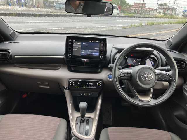 トヨタ ヤリス ハイブリッド G 愛知県 2020(令2)年 7.9万km ブラック ワンオーナー/純正ディスプレイAV/Bluetooth/セーフティセンス/レーダークルーズ/ブラインドスポットモニタリング/オートライト/シートヒーター（運転席・助手席）/USB端子/新車保証書/取扱説明書