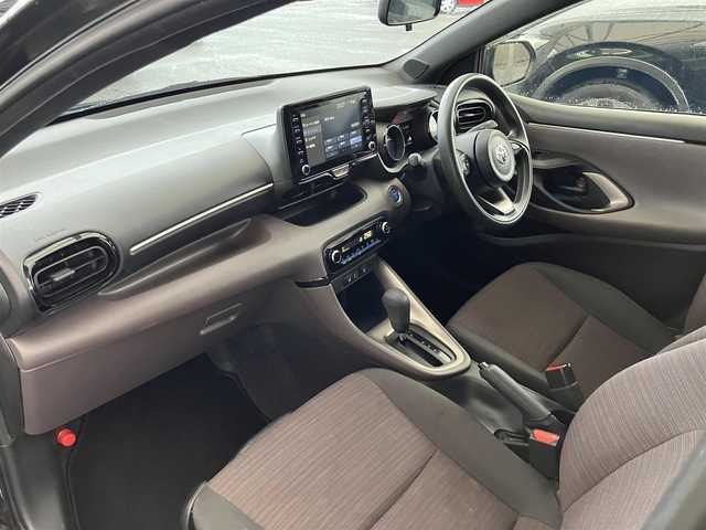 トヨタ ヤリス ハイブリッド G 愛知県 2020(令2)年 7.9万km ブラック ワンオーナー/純正ディスプレイAV/Bluetooth/セーフティセンス/レーダークルーズ/ブラインドスポットモニタリング/オートライト/シートヒーター（運転席・助手席）/USB端子/新車保証書/取扱説明書