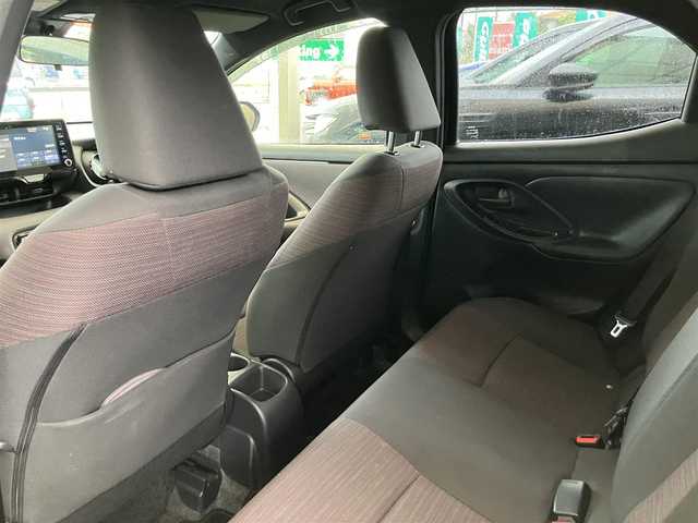 トヨタ ヤリス ハイブリッド G 愛知県 2020(令2)年 7.9万km ブラック ワンオーナー/純正ディスプレイAV/Bluetooth/セーフティセンス/レーダークルーズ/ブラインドスポットモニタリング/オートライト/シートヒーター（運転席・助手席）/USB端子/新車保証書/取扱説明書