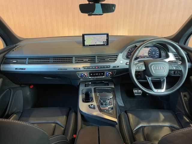 アウディ Ｑ７ 3.0TFSIクワトロアダプティブエアサス Sライン 愛知県 2017(平29)年 5.1万km 黒 リアエンターテインメント/パノラマサンルーフ/7シーターパッケージ/黒革シート/シートヒーター/アシスタンスパッケージ/Aエアサス/マトリクスLED/ACC/純正ナビ/フルセグTV/360度カメラ/ブラックスタイリング/ロハナ22インチアルミ