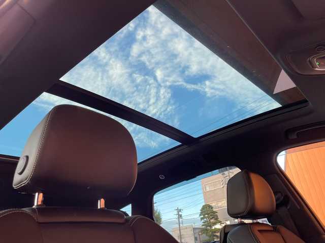 アウディ Ｑ７ 3.0TFSIクワトロアダプティブエアサス Sライン 愛知県 2017(平29)年 5.1万km 黒 リアエンターテインメント/パノラマサンルーフ/7シーターパッケージ/黒革シート/シートヒーター/アシスタンスパッケージ/Aエアサス/マトリクスLED/ACC/純正ナビ/フルセグTV/360度カメラ/ブラックスタイリング/ロハナ22インチアルミ