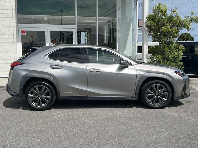 レクサス ＵＸ 250h Fスポーツ 香川県 2019(平31)年 8万km ソニックチタニウム 純正ナビ/フルセグＴＶ/３眼ＬＥＤヘッドライト/レーダークルーズ/全方位カメラ/パワーバックドア/シートヒーター/レザーシート/シートヒーター/BSM/ステアリングヒーター/コーナーセンサー