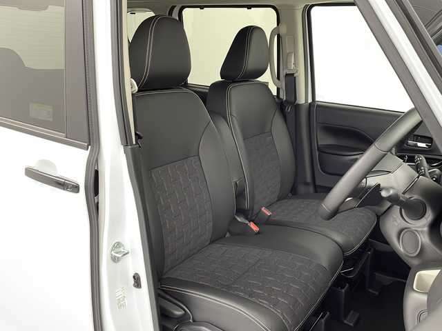 三菱 デリカミニ T プレミアム 茨城県 2025(令7)年 0.1千km アメジストブラック/シルキーホワイト 届出済未使用車　純正９インチディスプレイオーディオ　衝突軽減ブレーキ　マイパイロット　レーダークルーズコントロール　レーンキープアシスト　全周囲カメラ　両側電動スライドドア　前席シートヒーター　