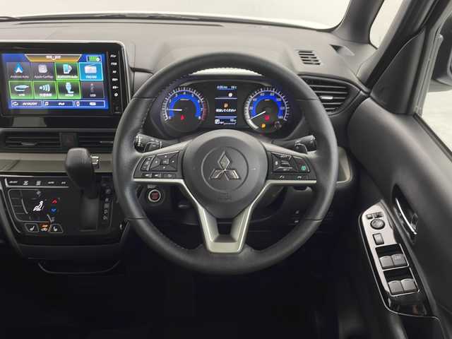 三菱 デリカミニ T プレミアム 茨城県 2025(令7)年 0.1千km アメジストブラック/シルキーホワイト 届出済未使用車　純正９インチディスプレイオーディオ　衝突軽減ブレーキ　マイパイロット　レーダークルーズコントロール　レーンキープアシスト　全周囲カメラ　両側電動スライドドア　前席シートヒーター　