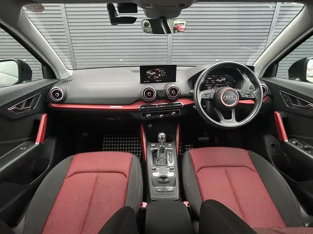 アウディ Ｑ２ ハッシュタグ アニバーサリーリミテッド 茨城県 2018(平30)年 3.6万km ミトスブラックメタリック 特別仕様車 /アシスタンスP /ACC /バ-チャルCP /アウディプレセンス /レーンアシスト /サイドアシスト /7スポークローターデザイン17インチAW /専用レッド/ブラックスポーツシート /デコラティブパネルレッド /ナビ /TV /LED /ETC/禁煙車