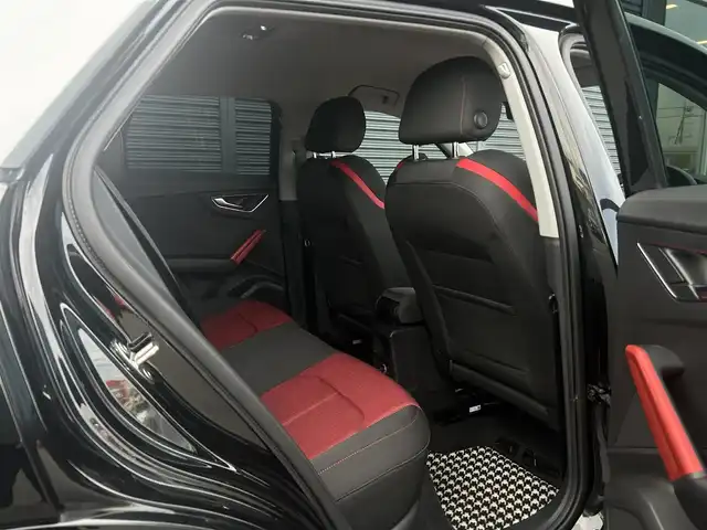 アウディ Ｑ２ ハッシュタグ アニバーサリーリミテッド 茨城県 2018(平30)年 3.6万km ミトスブラックメタリック 特別仕様車 /アシスタンスP /ACC /バ-チャルCP /アウディプレセンス /レーンアシスト /サイドアシスト /7スポークローターデザイン17インチAW /専用レッド/ブラックスポーツシート /デコラティブパネルレッド /ナビ /TV /LED /ETC/禁煙車