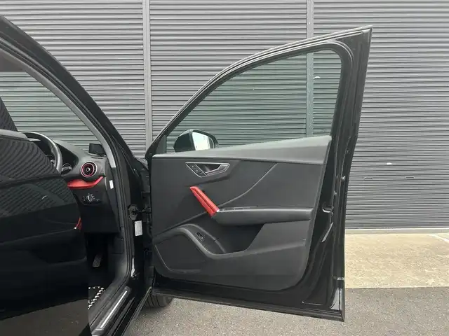 アウディ Ｑ２ ハッシュタグ アニバーサリーリミテッド 茨城県 2018(平30)年 3.6万km ミトスブラックメタリック 特別仕様車 /アシスタンスP /ACC /バ-チャルCP /アウディプレセンス /レーンアシスト /サイドアシスト /7スポークローターデザイン17インチAW /専用レッド/ブラックスポーツシート /デコラティブパネルレッド /ナビ /TV /LED /ETC/禁煙車